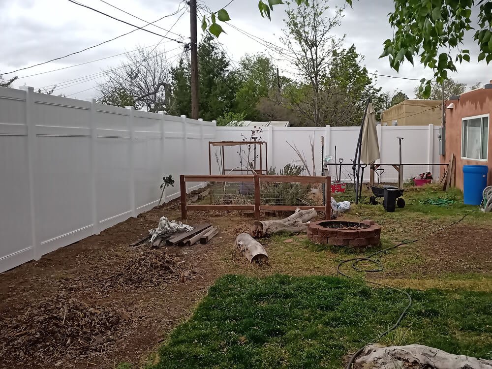 Vinyl privacy fence installation in Albuquerque NM